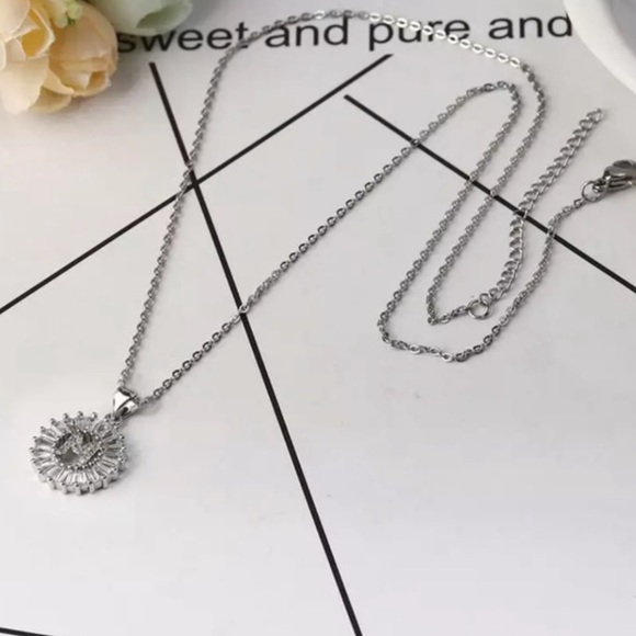 Silver Initial Crystal Pendant Necklace A-Z - Picture 2 of 7
